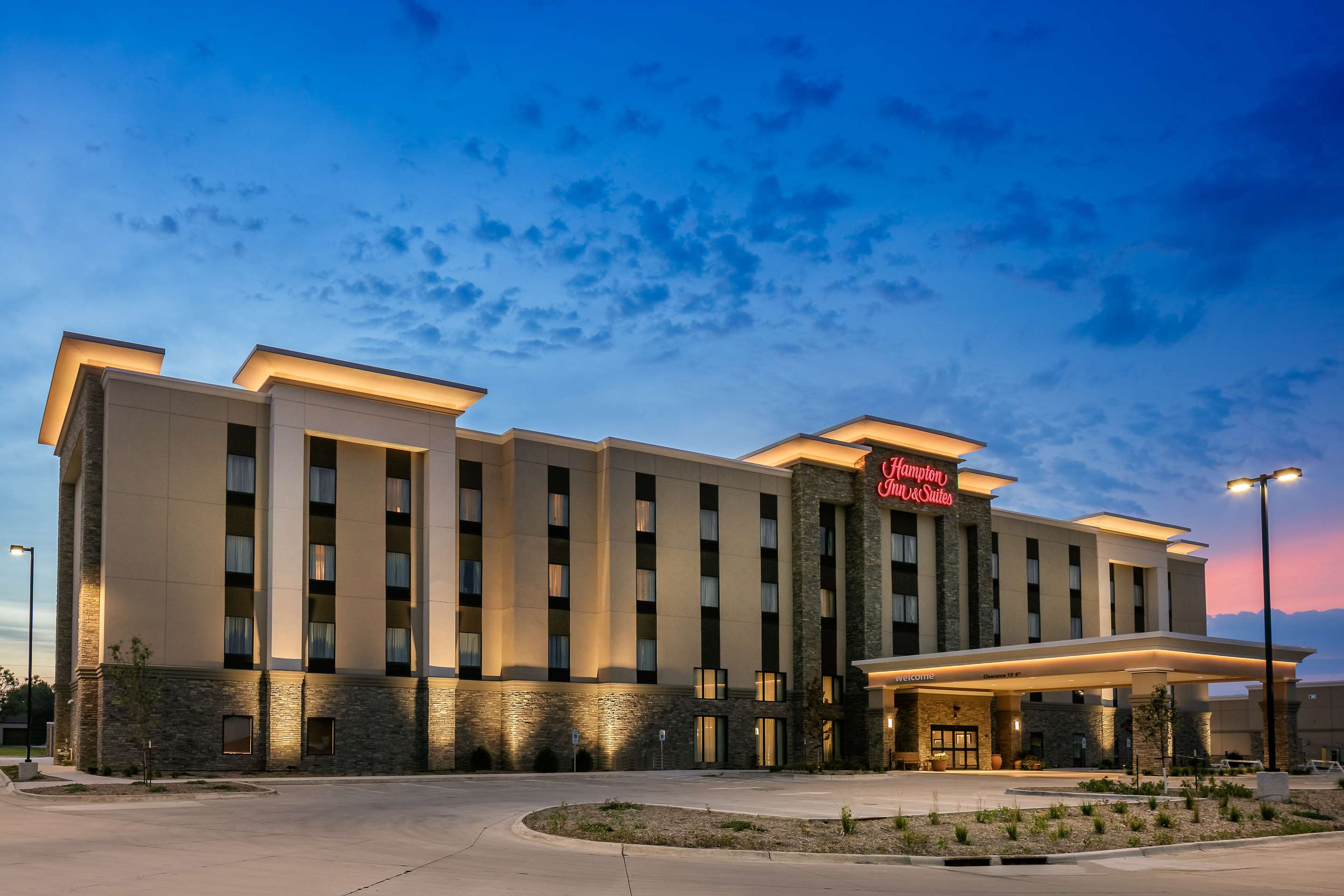 Exterior | Hampton Inn & Suites Mason City