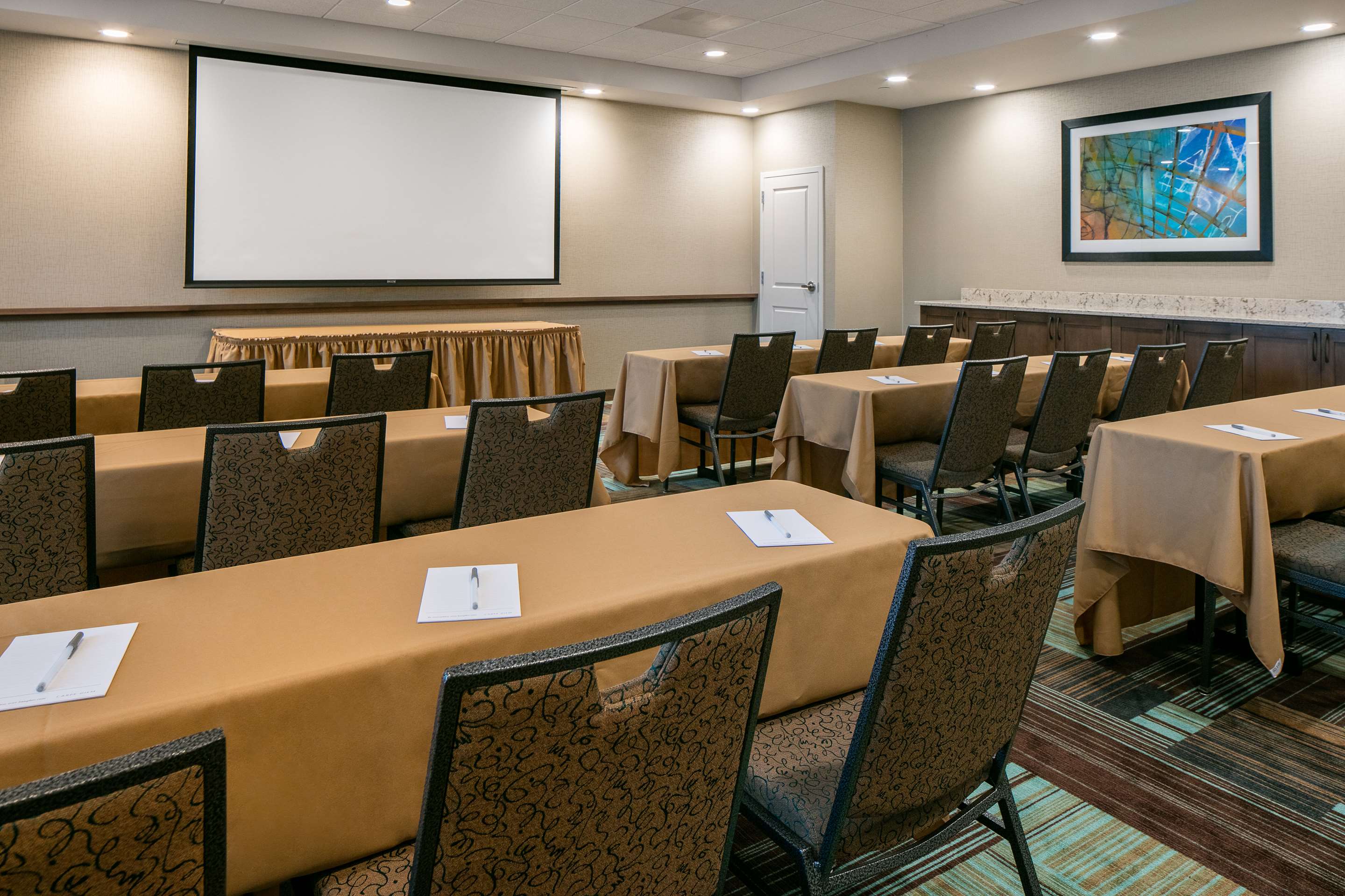 Meeting Room | Hampton Inn & Suites Mason City