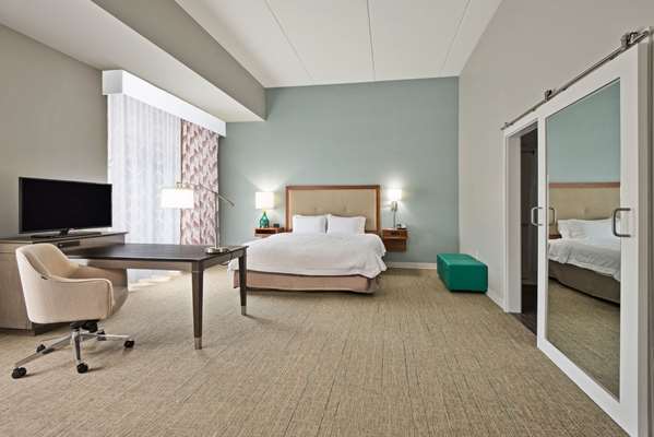  - Hampton Inn & Suites North Huntingdon - I-76, Exit 67