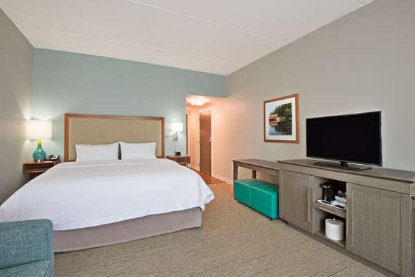  - Hampton Inn & Suites North Huntingdon - I-76, Exit 67