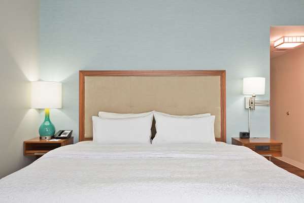  - Hampton Inn & Suites North Huntingdon - I-76, Exit 67