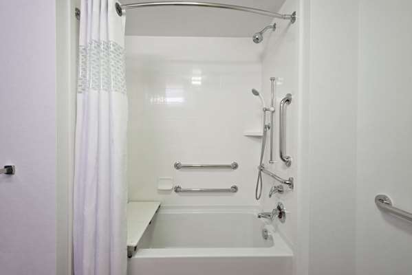  - Hampton Inn & Suites North Huntingdon - I-76, Exit 67