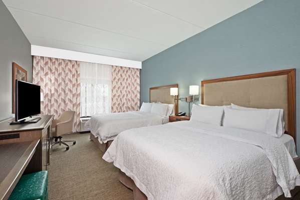  - Hampton Inn & Suites North Huntingdon - I-76, Exit 67