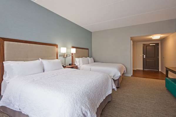  - Hampton Inn & Suites North Huntingdon - I-76, Exit 67