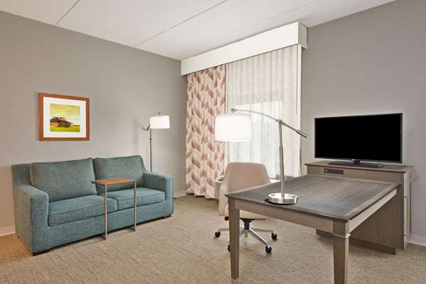  - Hampton Inn & Suites North Huntingdon - I-76, Exit 67