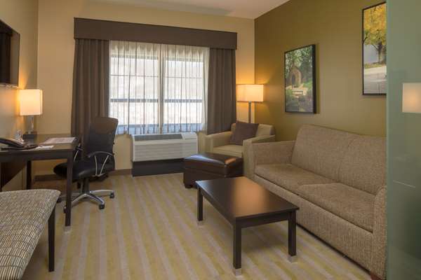 Suite - Best Western Plus Inn at Franciscan Square Steubenville