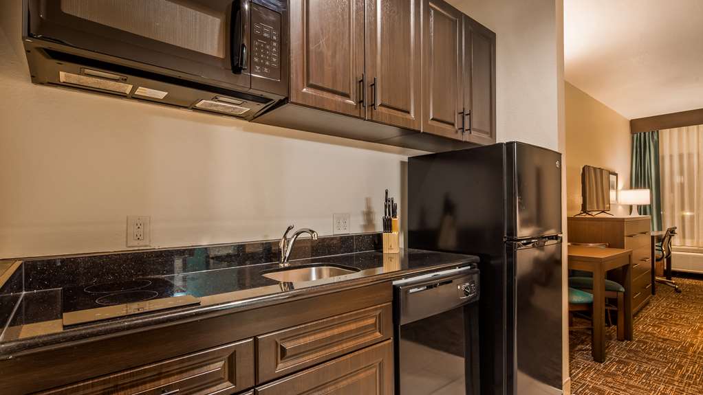 Best Western Plus Executive Residency Elk City-guestroom-Guest Room,Guest Room Amenity,Kitchen/Kitchenette,On-Site.jpg
