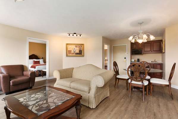 Suite - Days Inn & Suites Moncton