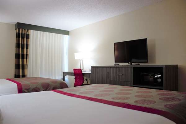  - Ramada Hotel Wentzville - I-70, Exit 212