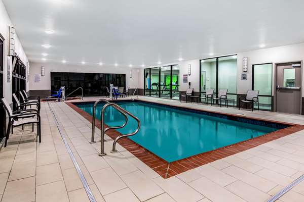 Pool - La Quinta Inn & Suites Pampa
