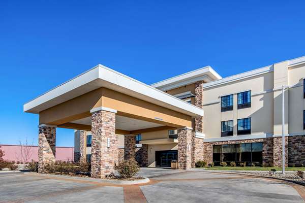 Exterior view - La Quinta Inn & Suites Pampa