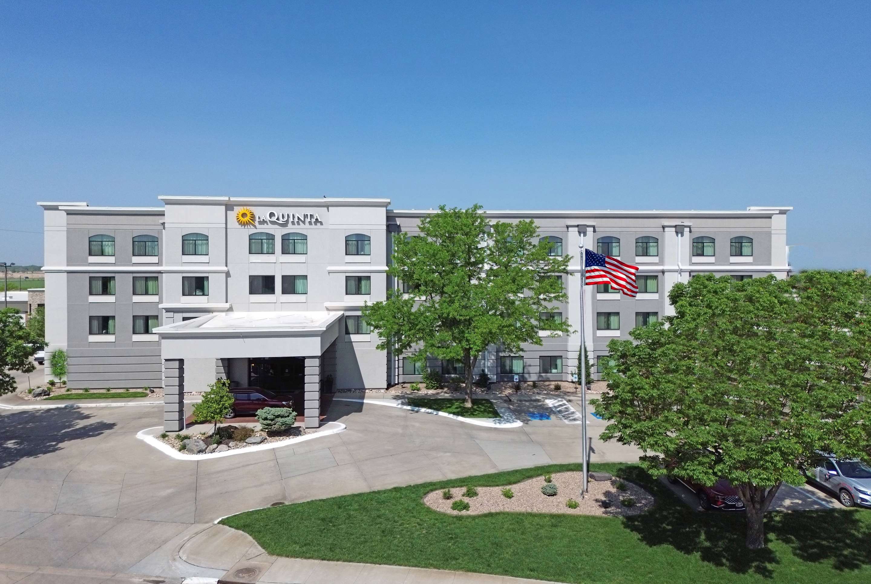 Exterior | La Quinta Inn & Suites by Wyndham Kearney