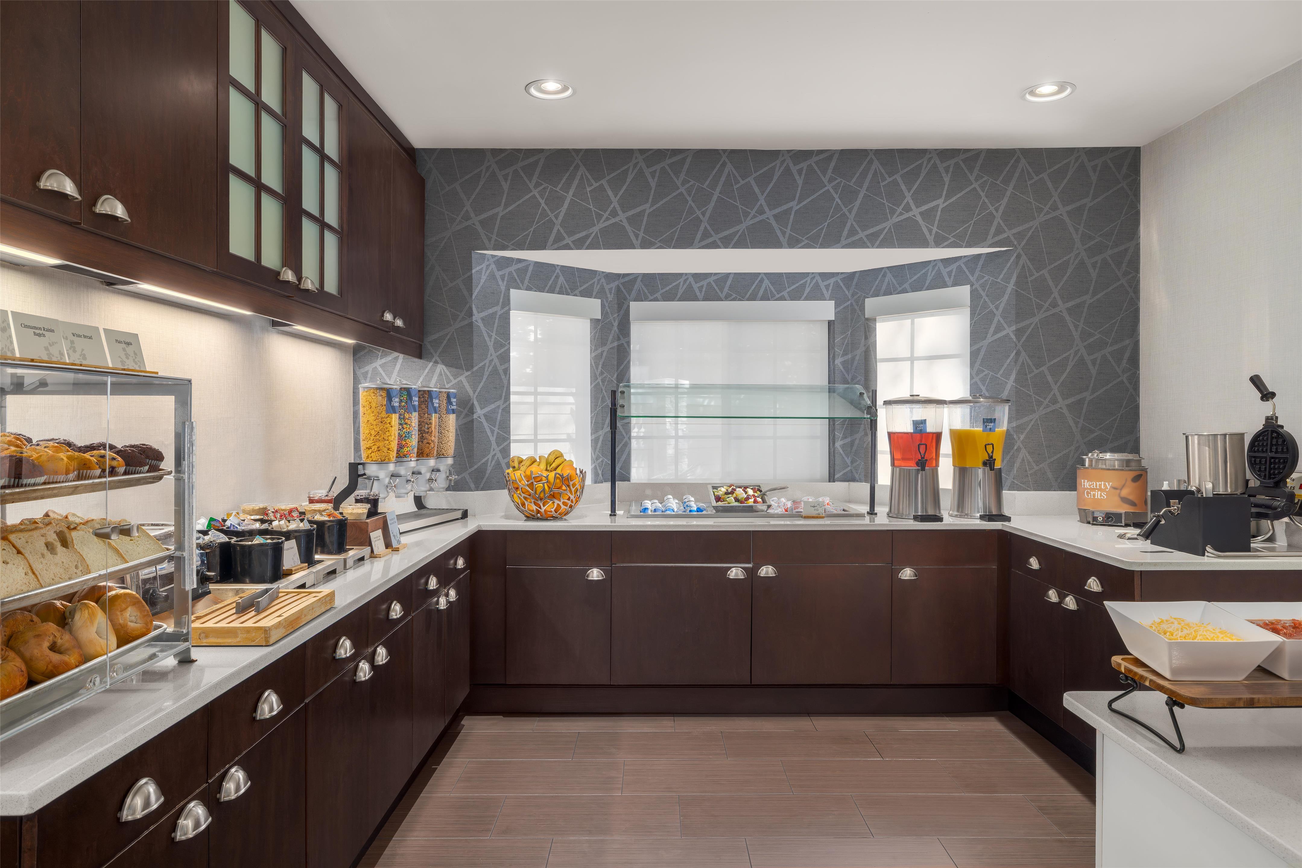 Breakfast Area | Homewood Suites by Hilton Jacksonville Deerwood Park
