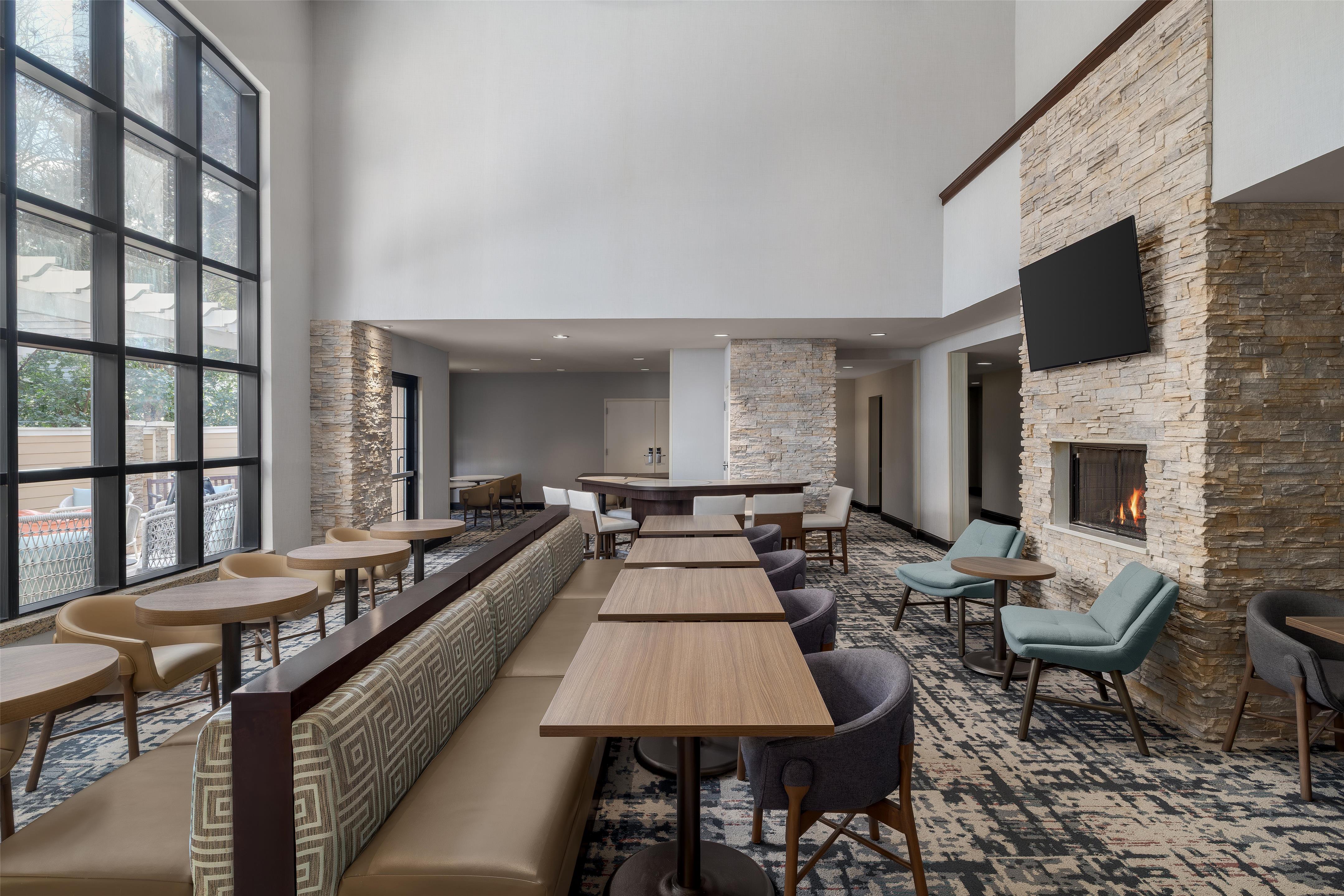 Breakfast Area | Homewood Suites by Hilton Jacksonville Deerwood Park