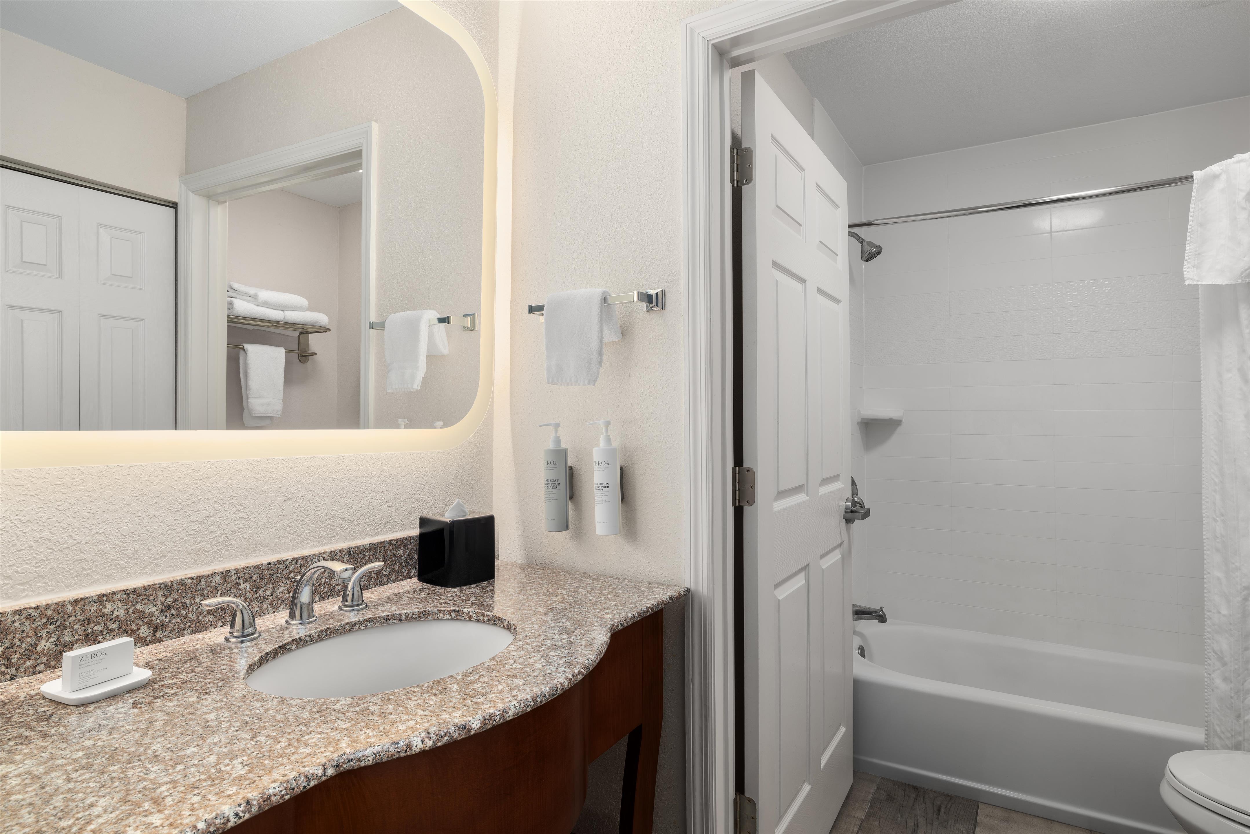 Guest room bath