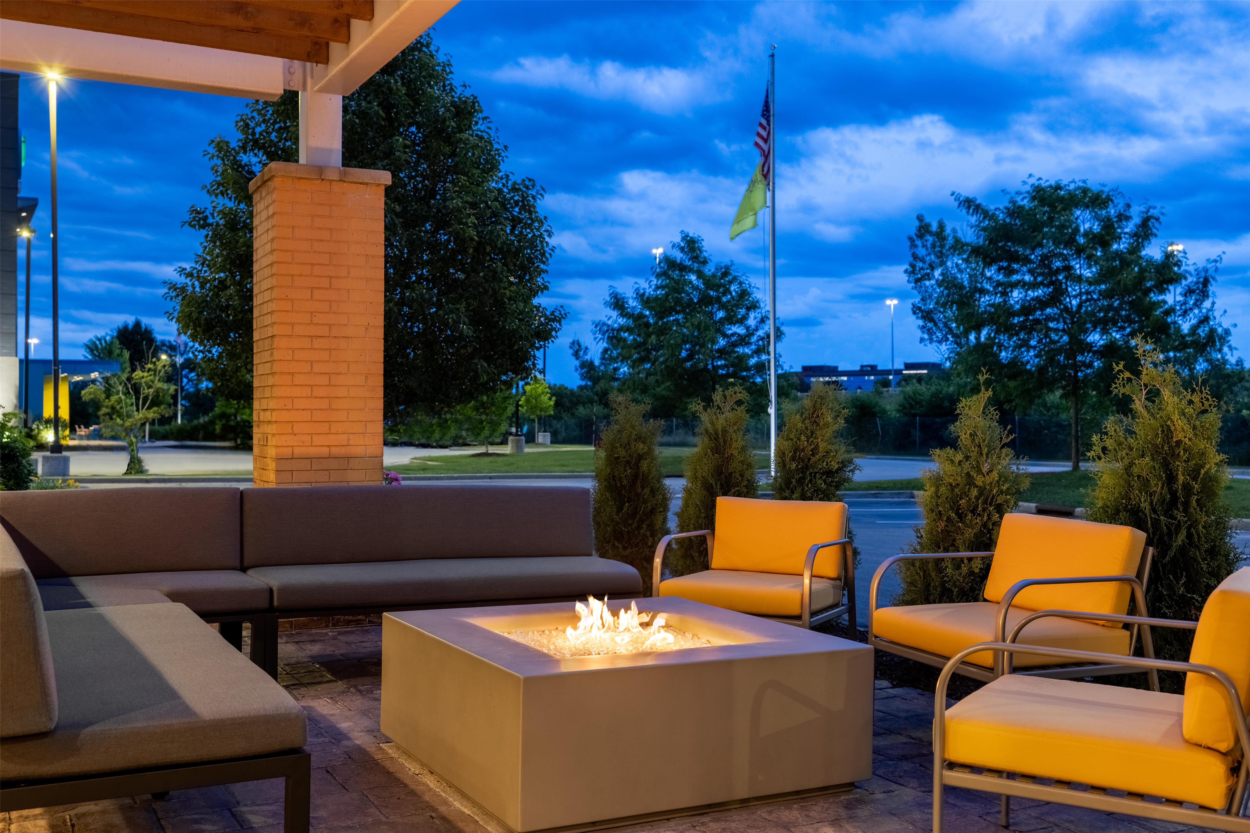 Exterior | Home2 Suites by Hilton Milwaukee Brookfield