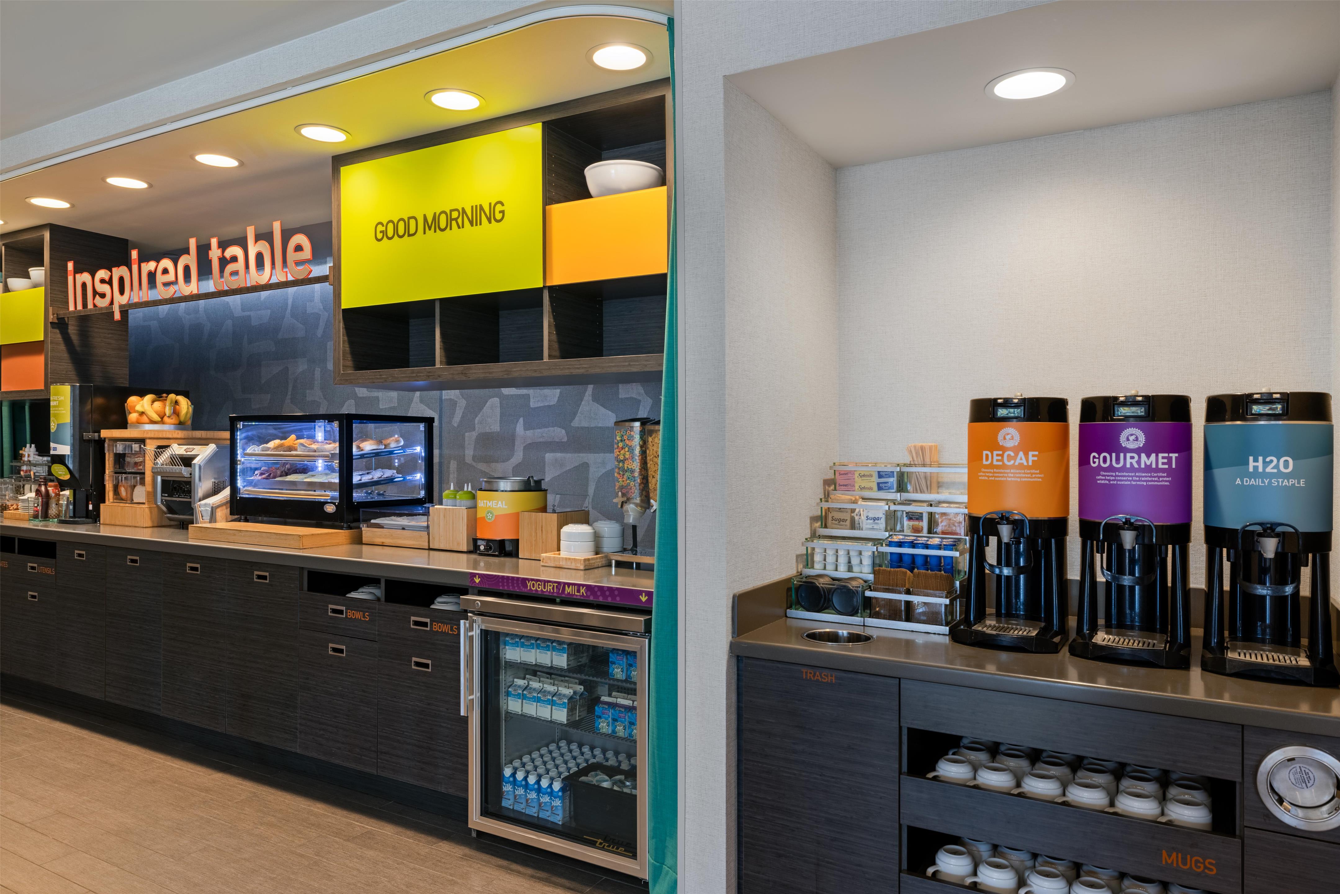 Breakfast Area | Home2 Suites by Hilton Milwaukee Brookfield