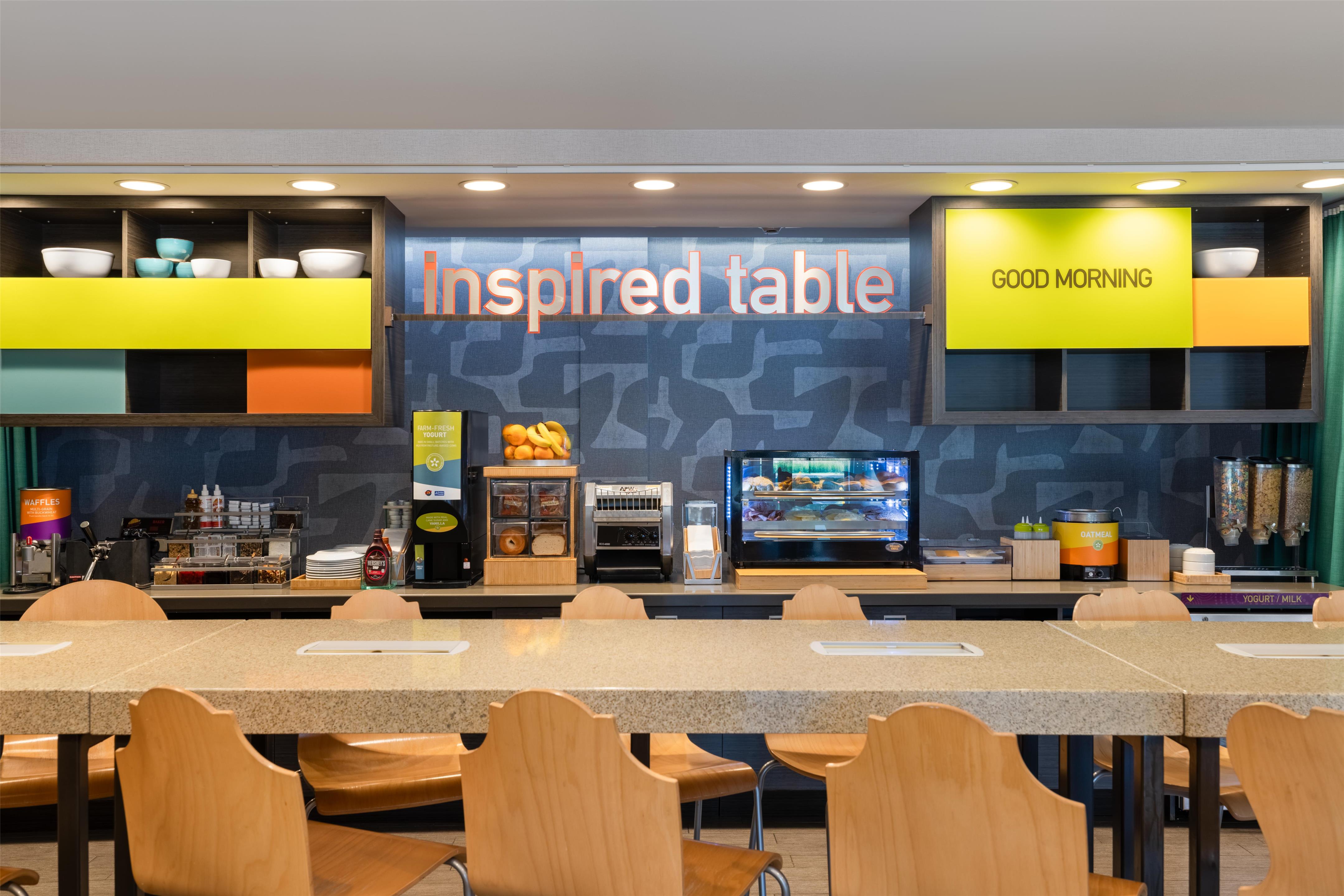 Breakfast Area | Home2 Suites by Hilton Milwaukee Brookfield