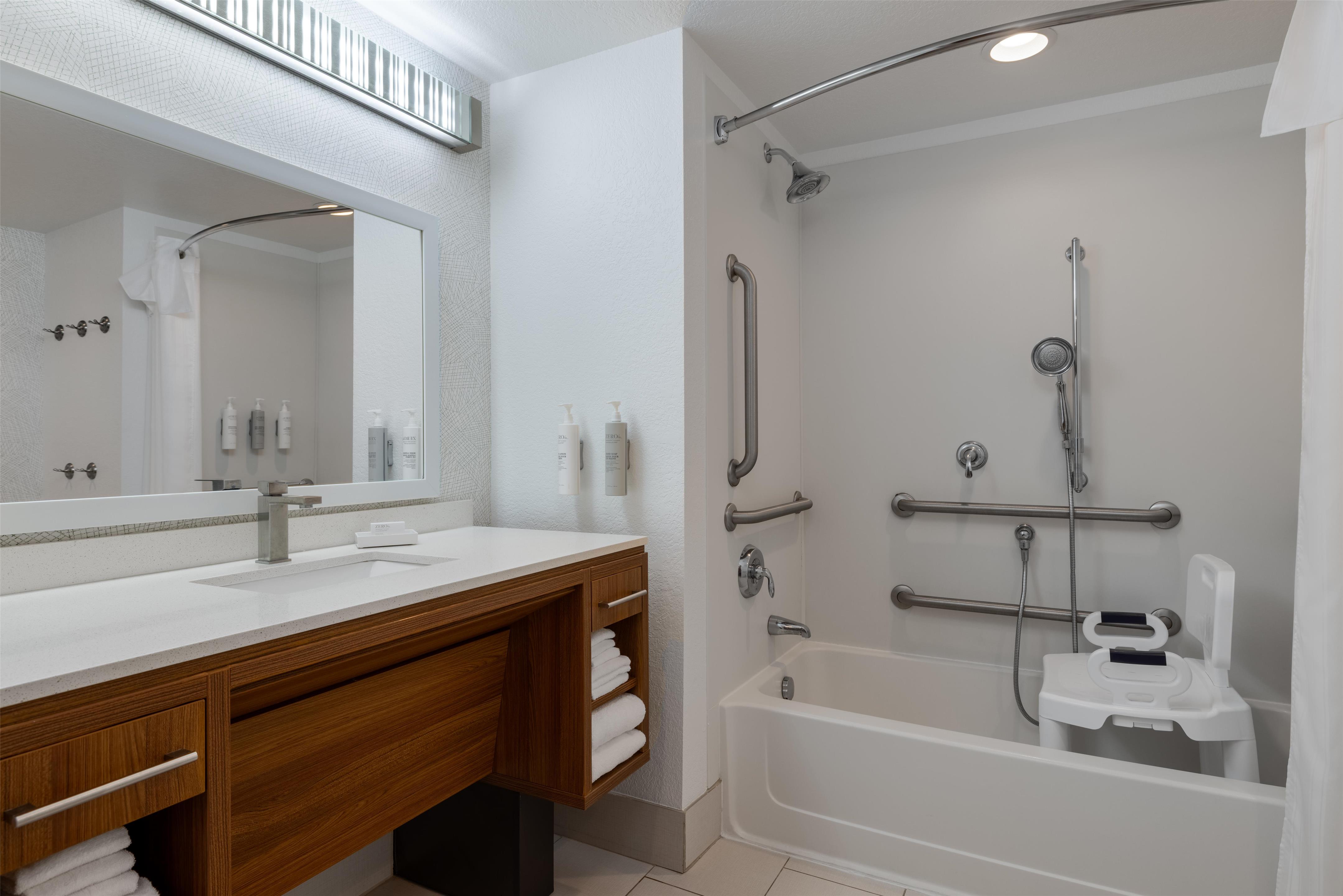 Guest room bath