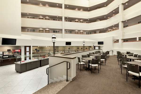 Amenities - Embassy Suites Brookfield - I-94, Exit 301