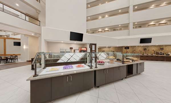 Amenities - Embassy Suites Brookfield - I-94, Exit 301