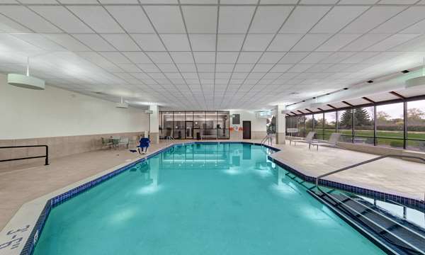 Pool - Embassy Suites Brookfield - I-94, Exit 301