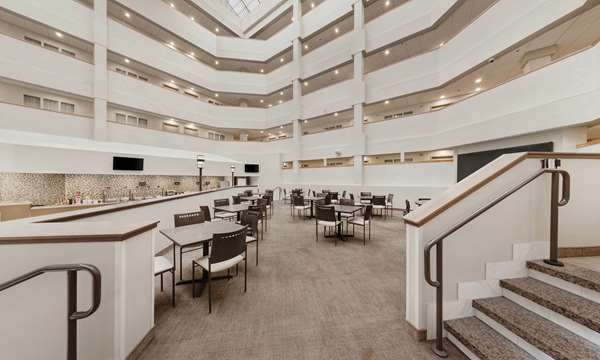 Amenities - Embassy Suites Brookfield - I-94, Exit 301