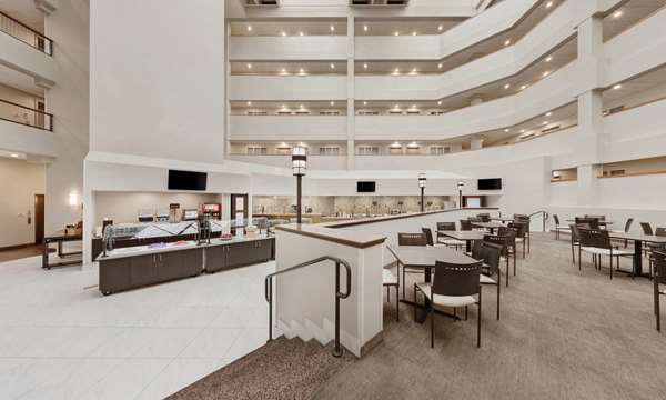 Amenities - Embassy Suites Brookfield - I-94, Exit 301