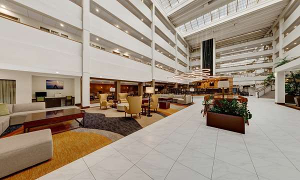 Amenities - Embassy Suites Brookfield - I-94, Exit 301