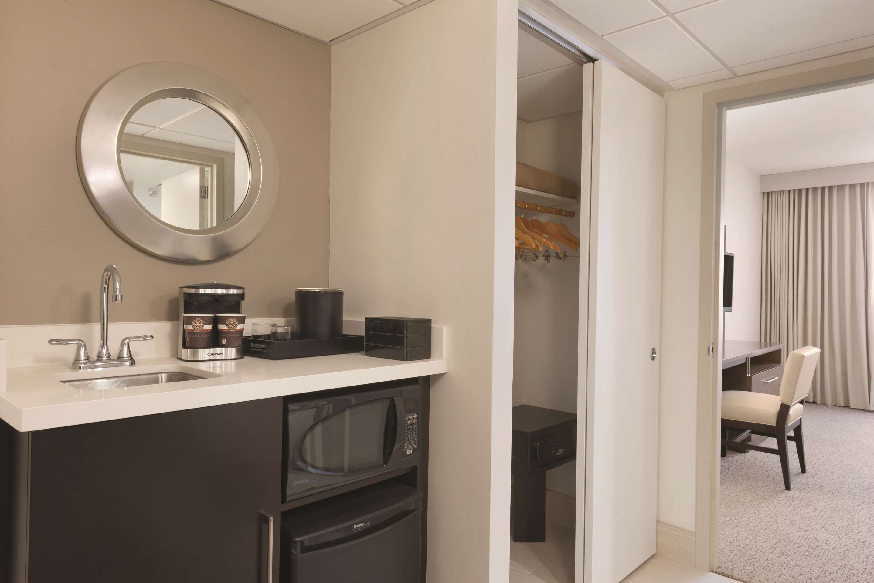 Guest room
