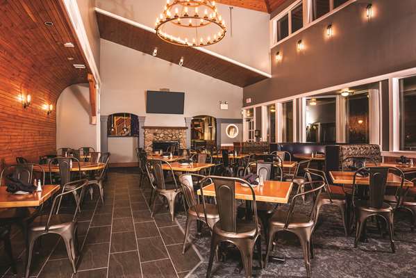 Restaurant - DoubleTree by Hilton Hotel Harbourwalk Racine