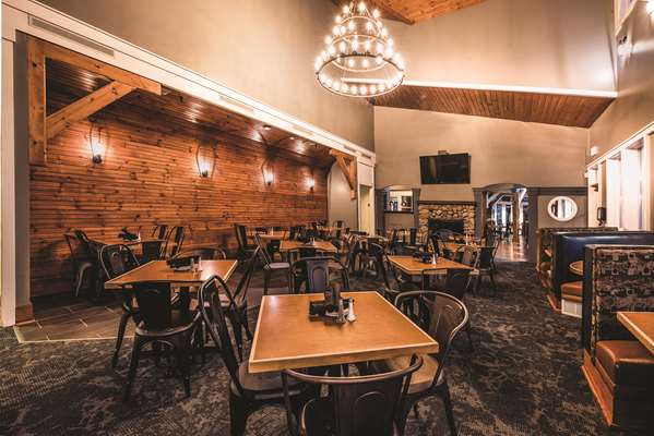 Restaurant - DoubleTree by Hilton Hotel Harbourwalk Racine