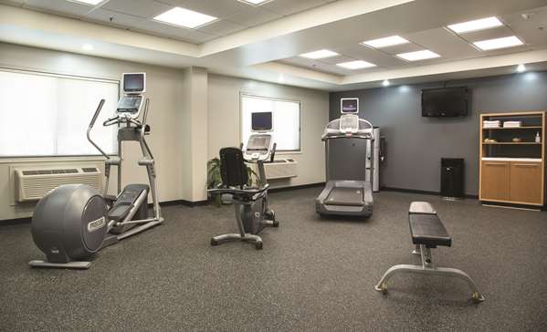 Fitness/ Exercise Room - DoubleTree by Hilton Hotel Harbourwalk Racine
