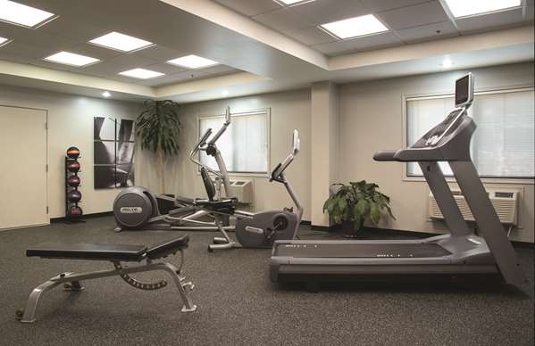 Fitness/ Exercise Room - DoubleTree by Hilton Hotel Harbourwalk Racine