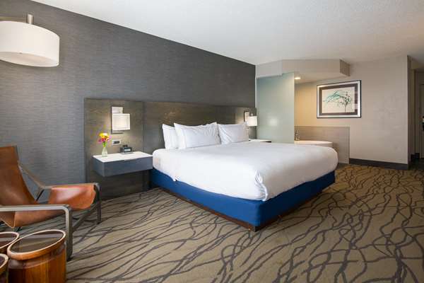  - DoubleTree by Hilton Hotel Harbourwalk Racine