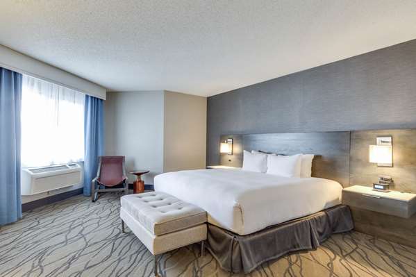  - DoubleTree by Hilton Hotel Harbourwalk Racine