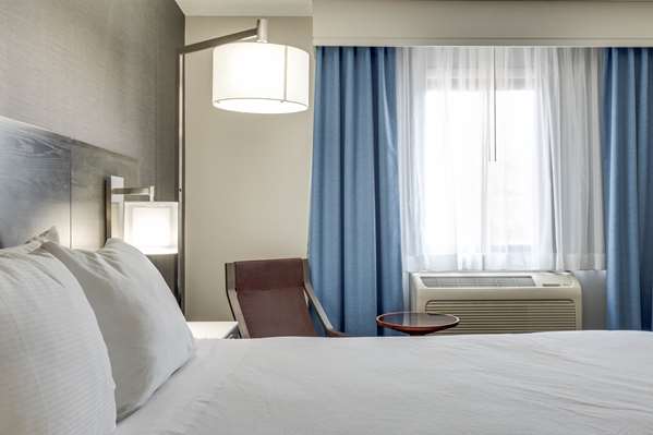  - DoubleTree by Hilton Hotel Harbourwalk Racine