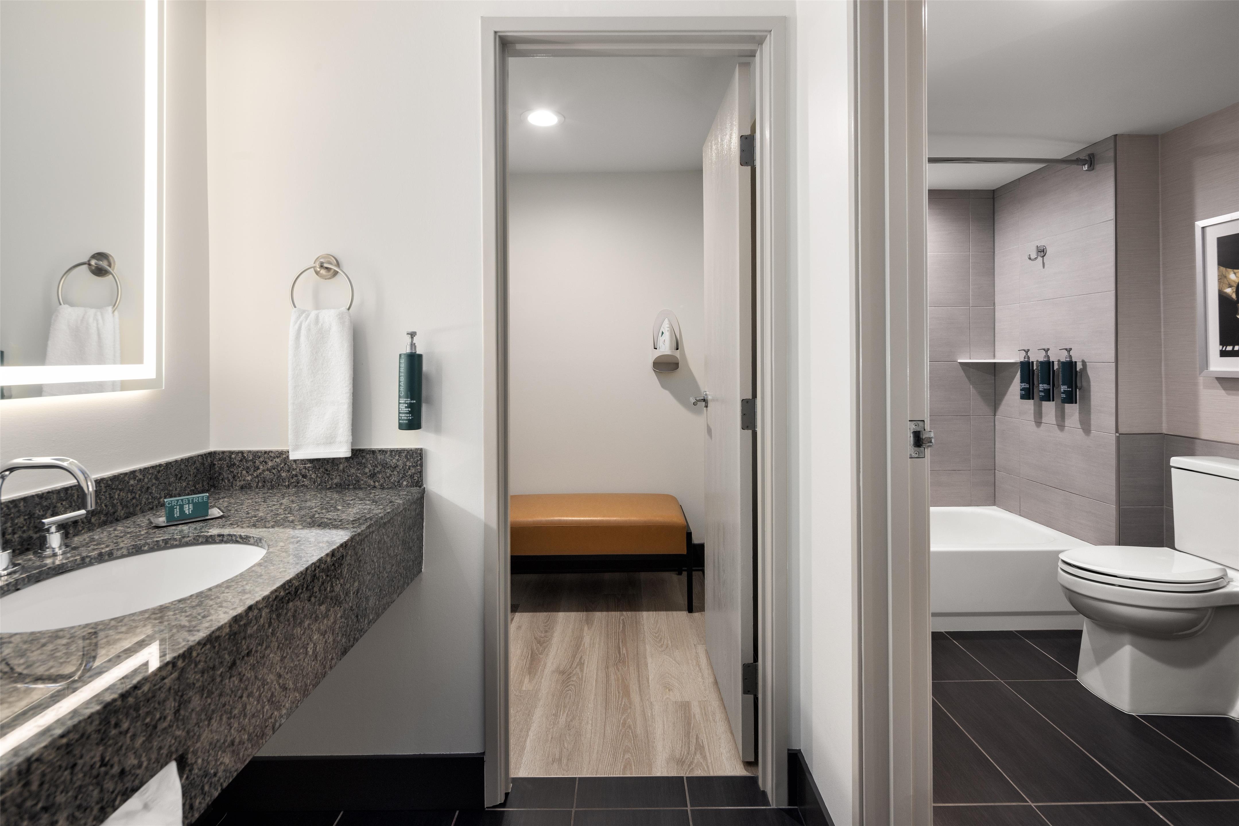 Guest room bath