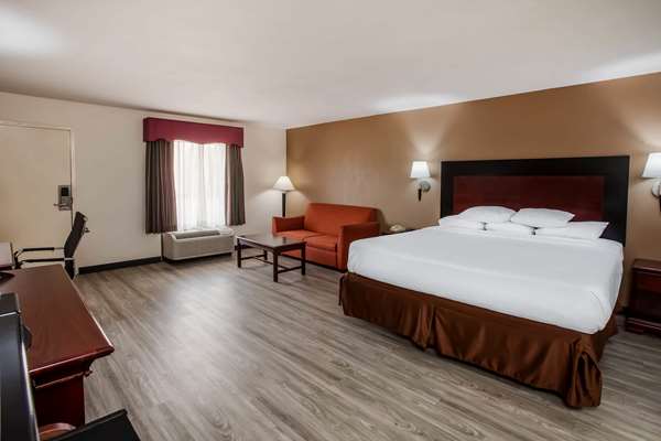 Suite - Days Inn Tyler