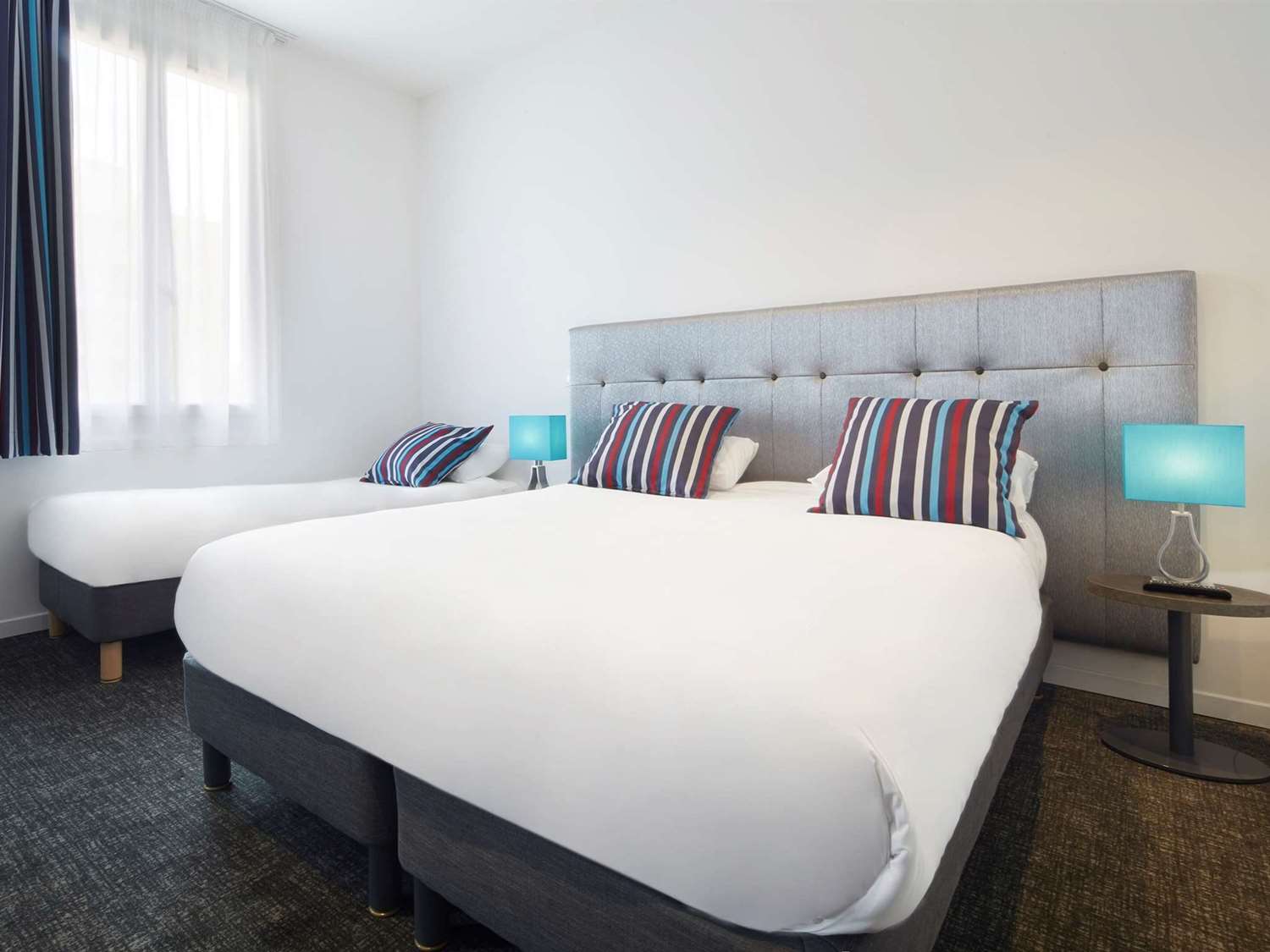 Chambre triple hôtel Kyriad Marseille Timone