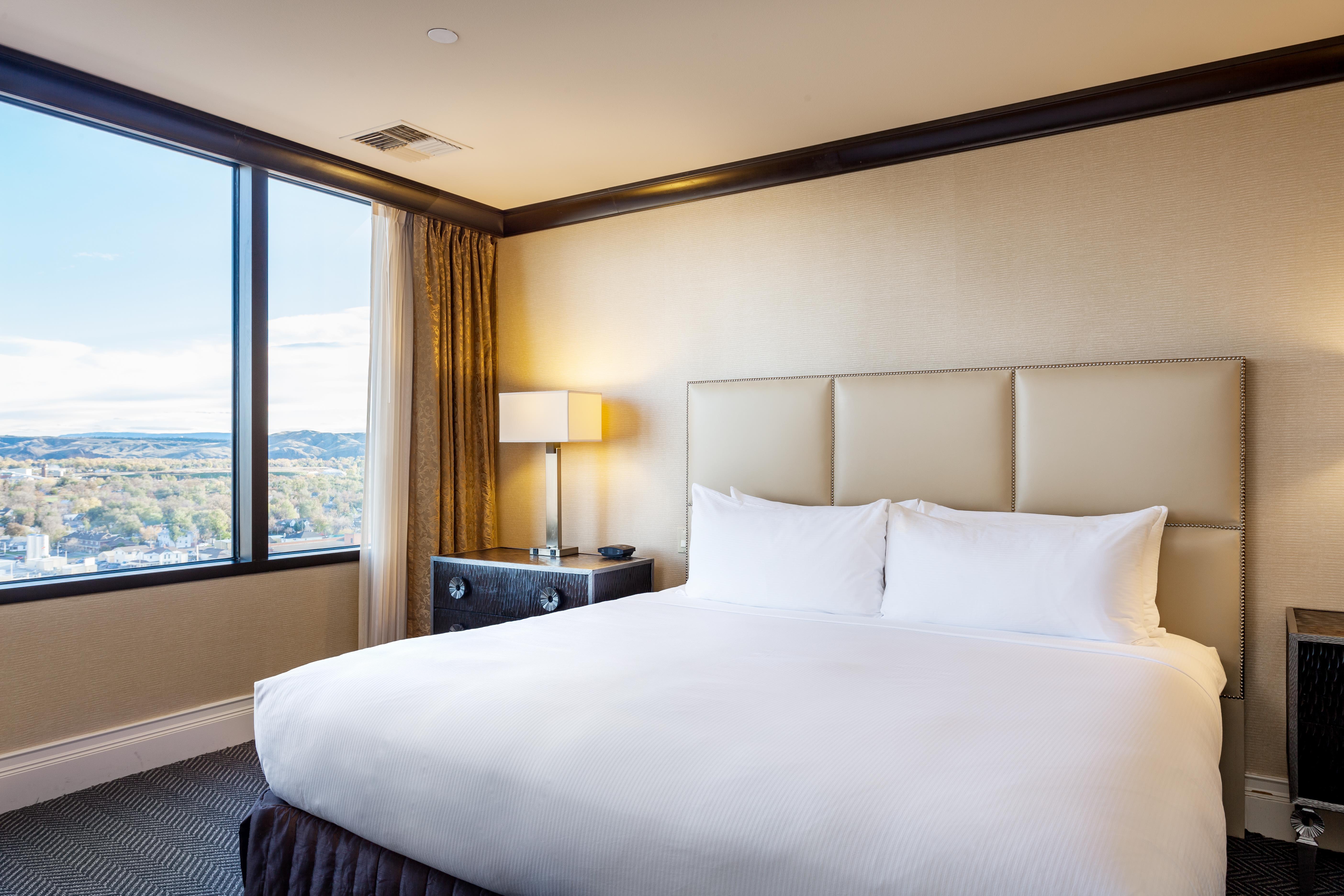Doubletree by Hilton Billings Room Type - 1KG DELUXE MB HR ACC TUB