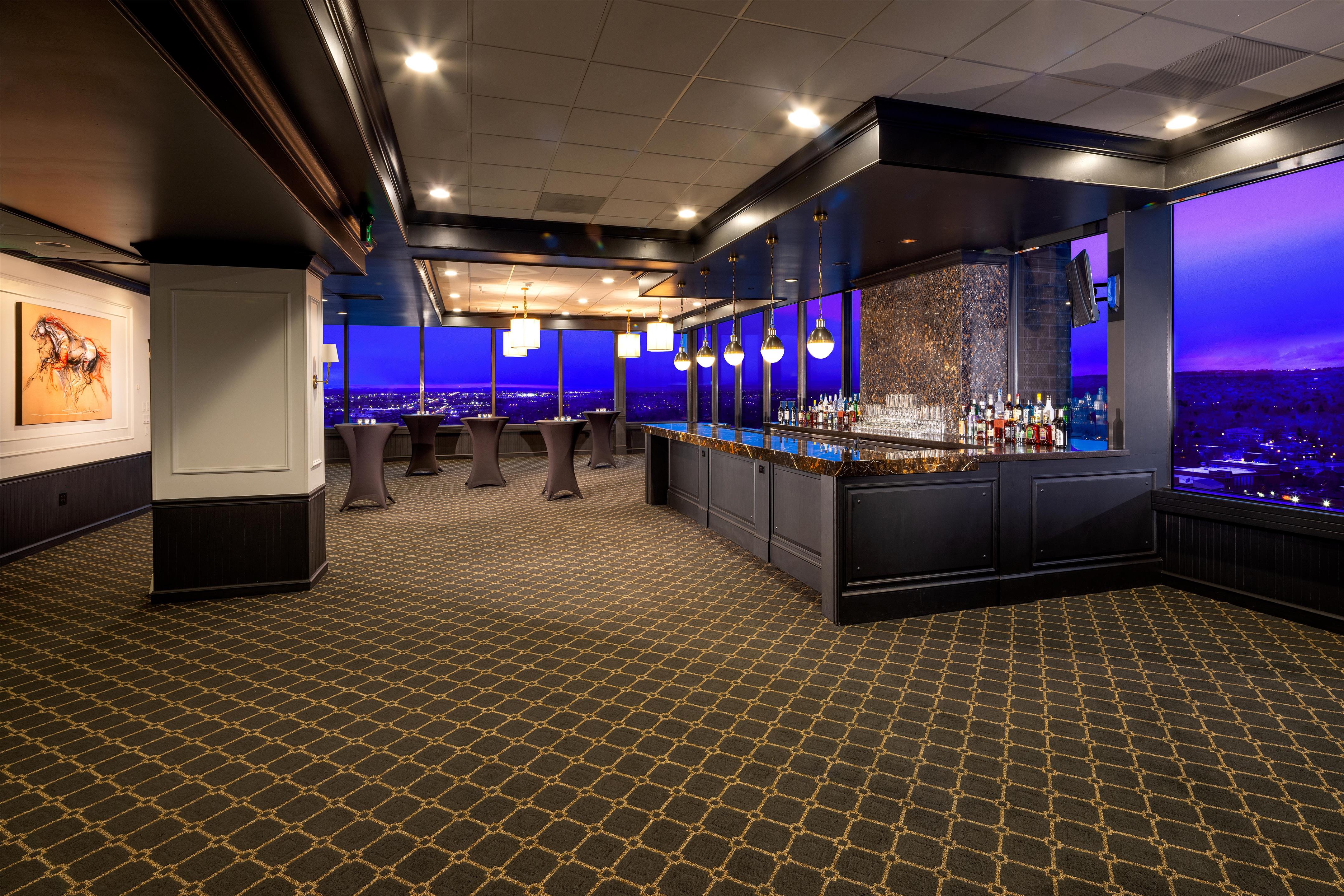 BarLounge | DoubleTree by Hilton Hotel Billings