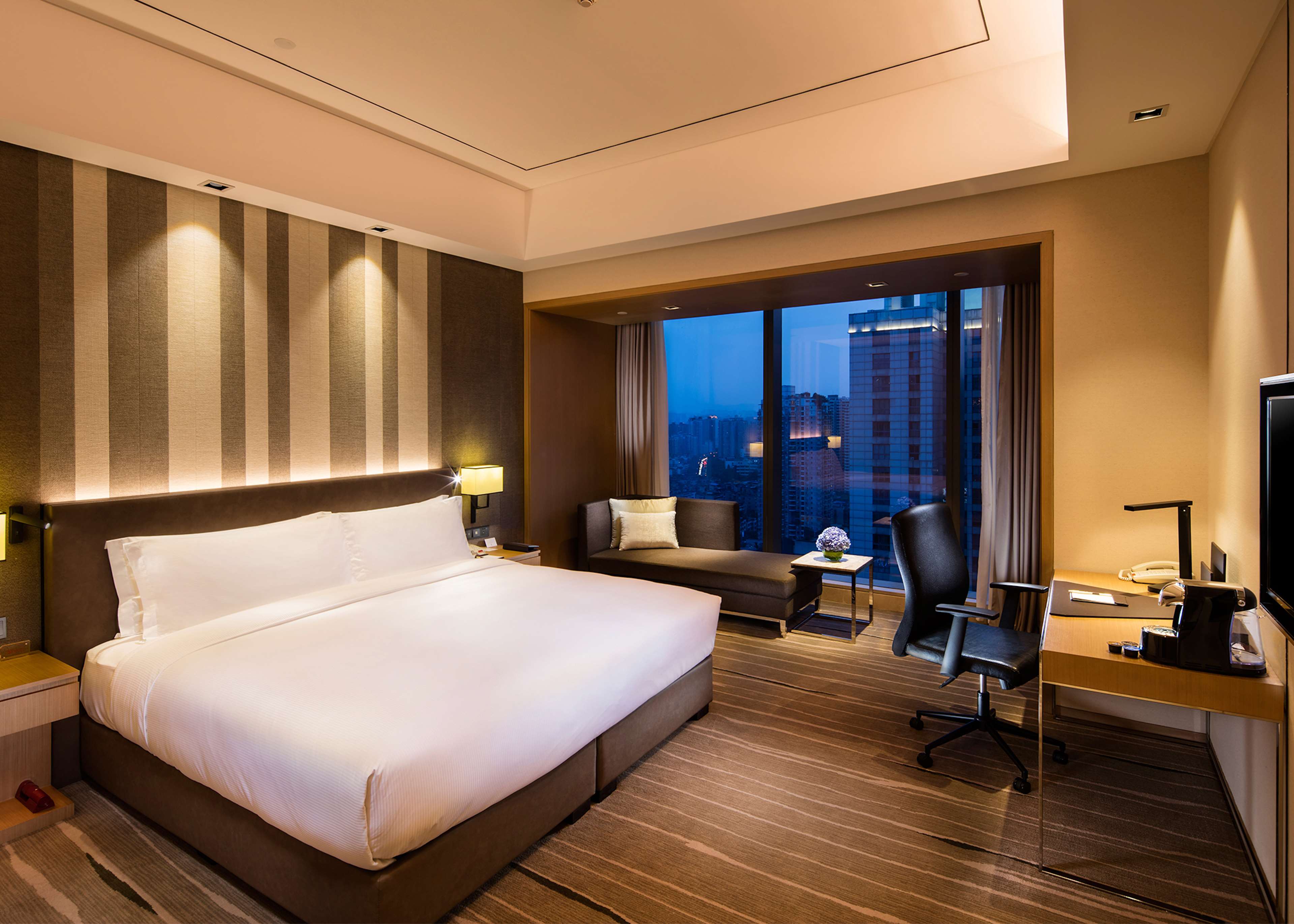 DoubleTree by Hilton Hotel Chongqing Nan'an Room Type - KING ACCESSIBLE ROOM