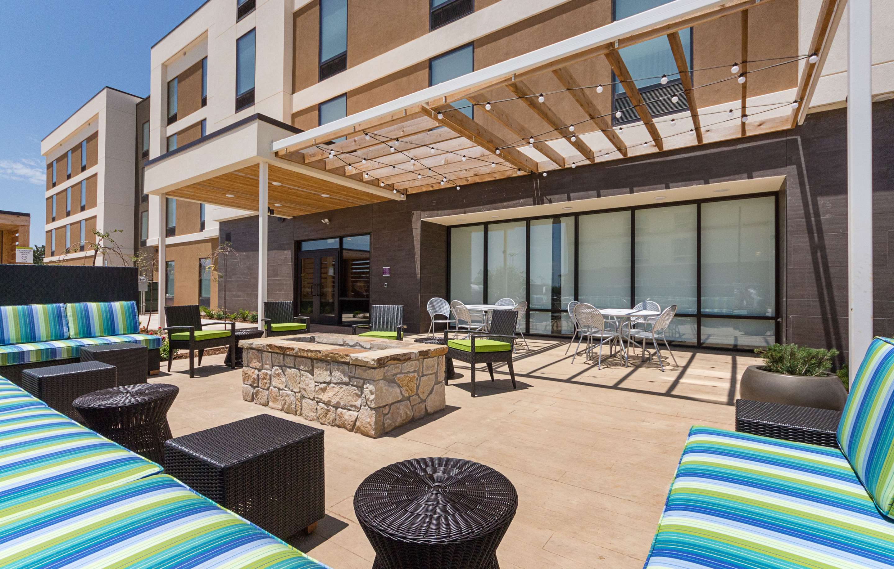 Exterior | Home 2 Suites by Hilton - Yukon