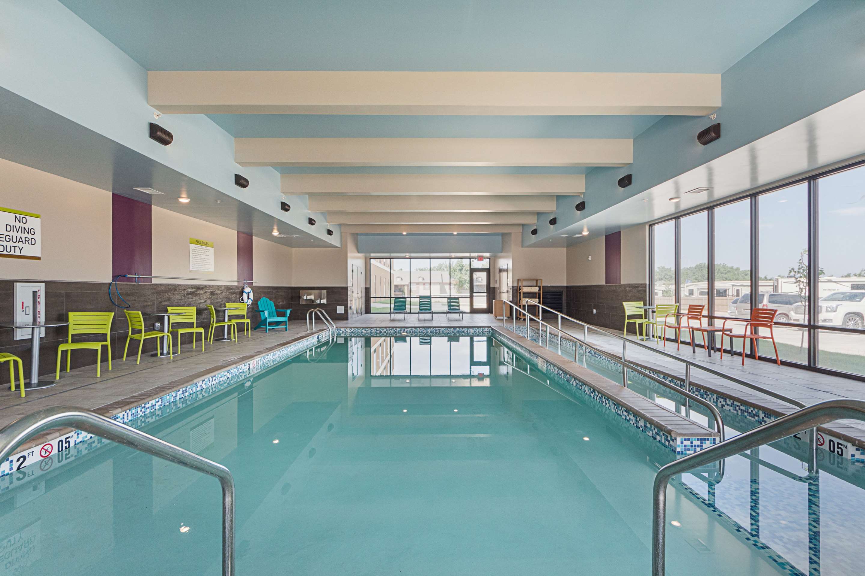 Pool | Home 2 Suites by Hilton - Yukon