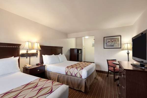  - Grand Legacy at the Park Resort Anaheim - I-5, Exit 110