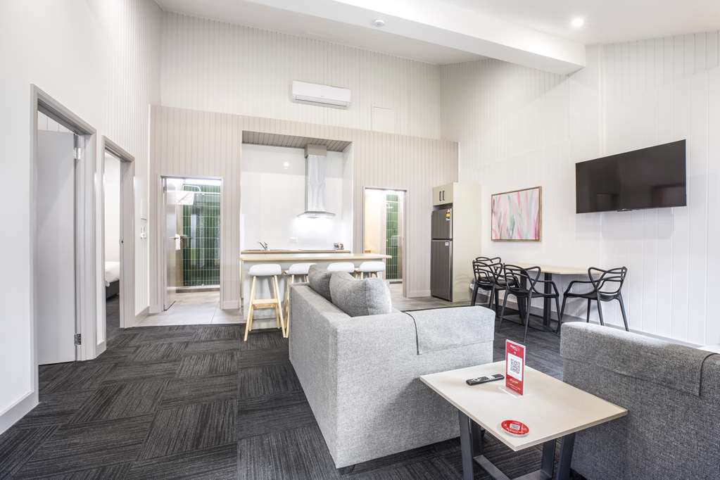 FERNTREE GULLY HOTEL-guestroom-Guest Room,Suite,On-Site.jpg