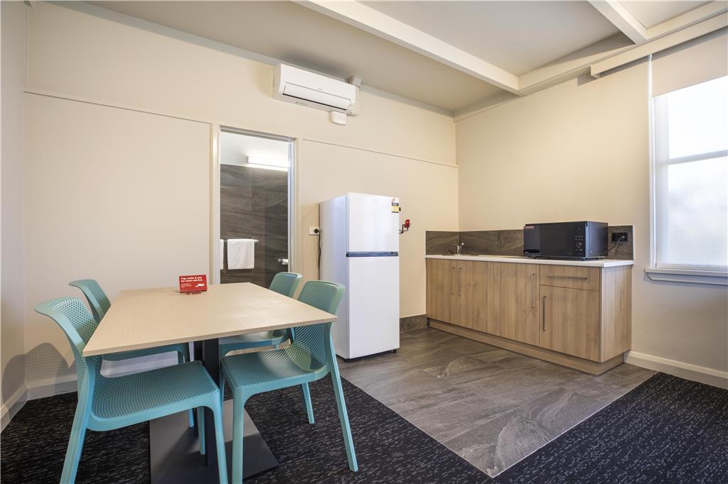 NIGHTCAP AT SANDBELT HOTEL-guestroom-Guest Room,Guest Room Amenity,Kitchen/Kitchenette,On-Site.jpg