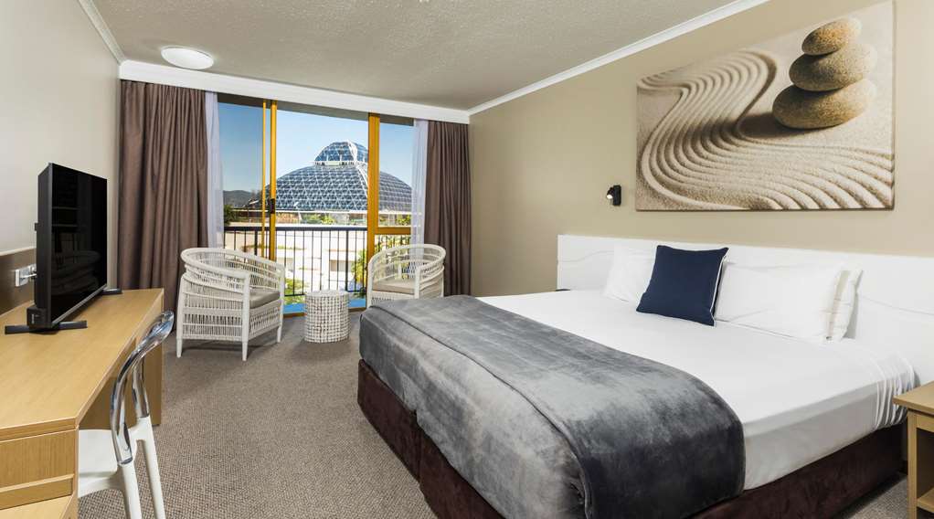 PACIFIC HOTEL CAIRNS-guestroom-Guest Room,On-Site.jpg