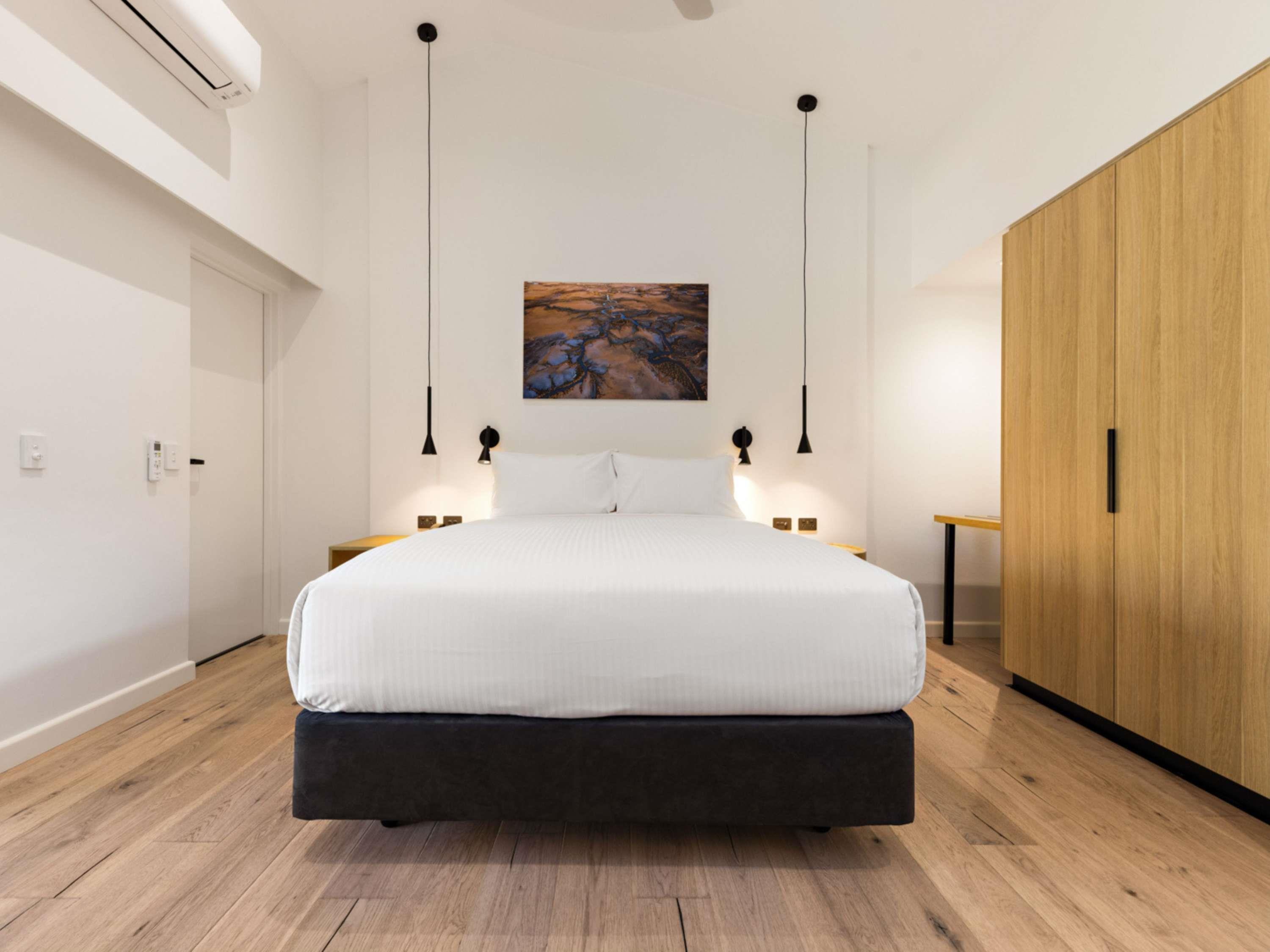 Mercure Darwin Airport Resort Room Type - Superior Queen Room with 1 Queen sized bed